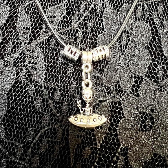 Supernatural Smooth Operator Traveling Alien Visitor Displays Peace Sign in ship - Picture 3 of 8